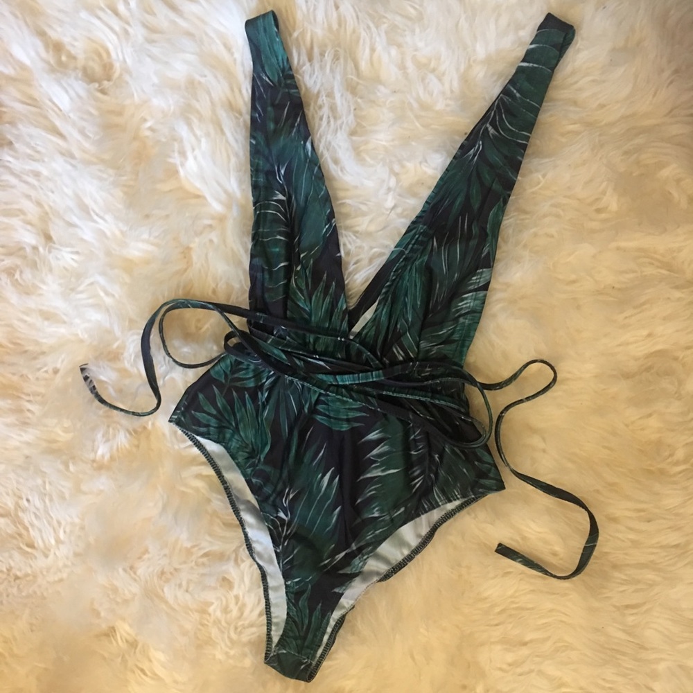 monokini - Picture 2 of 3